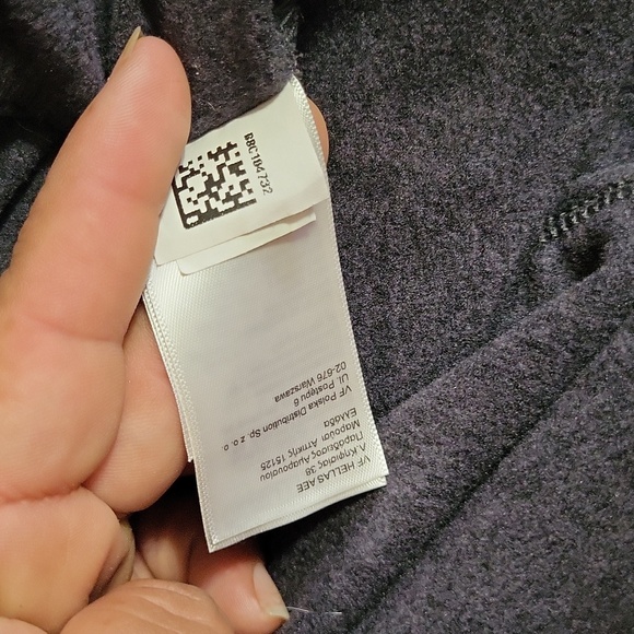 The North Face pull over hoddie - Picture 7 of 11